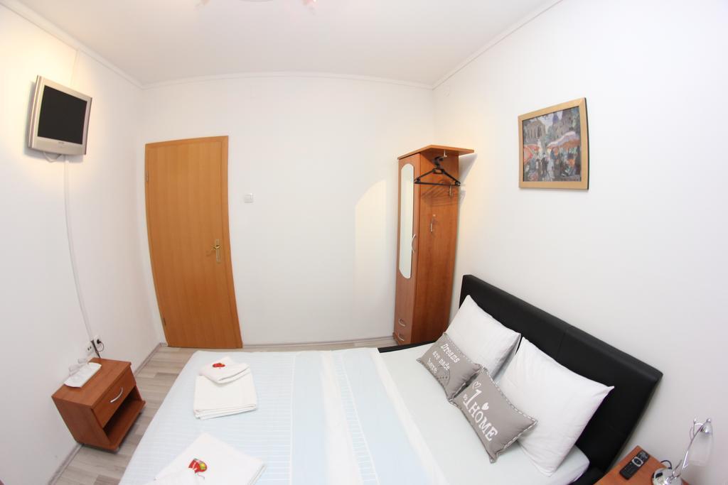 Rooms Eliza Zagreb Rum bild